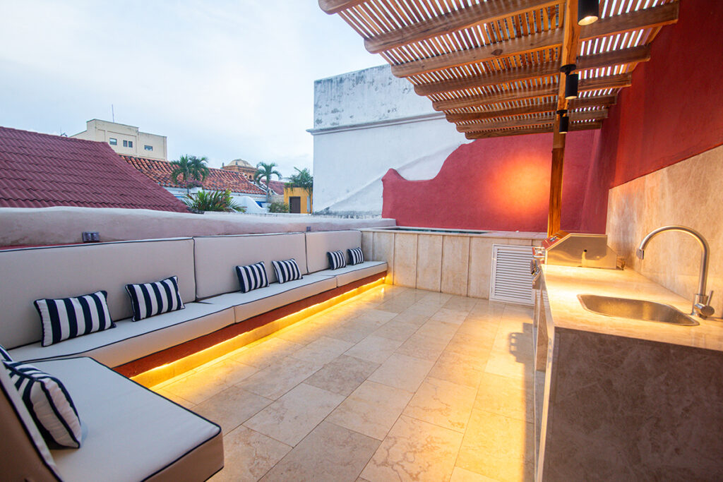 11 Bedroom House for Rent in the Walled City of Cartagena_13