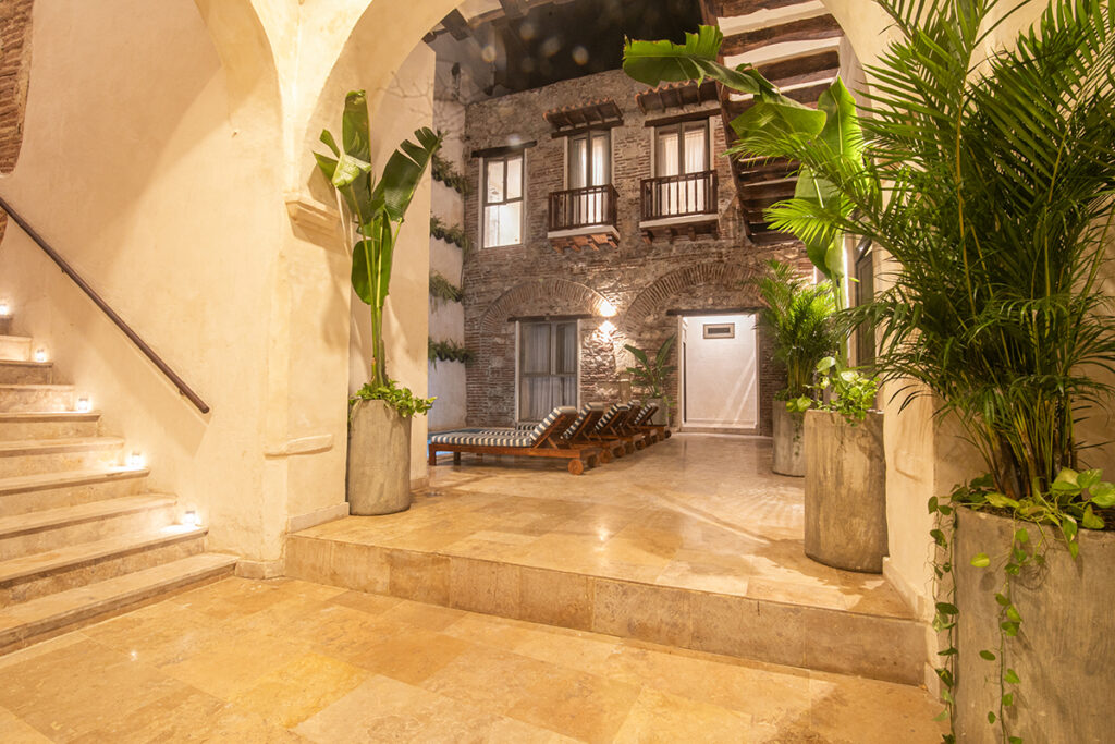11 Bedroom House for Rent in the Walled City of Cartagena_12