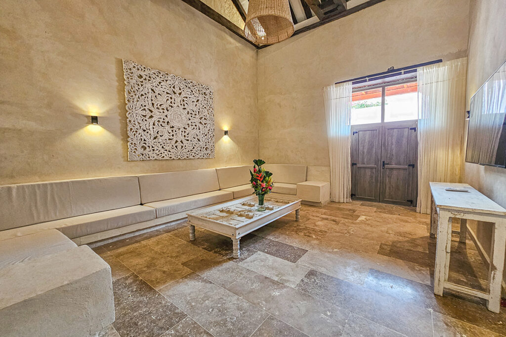 11 Bedroom House for Rent in the Walled City of Cartagena_11