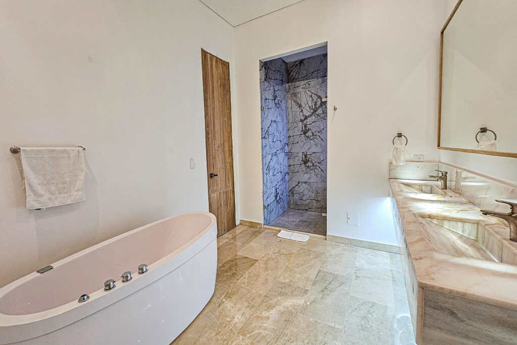 21 Bedroom House for Rent in Cartagena_2